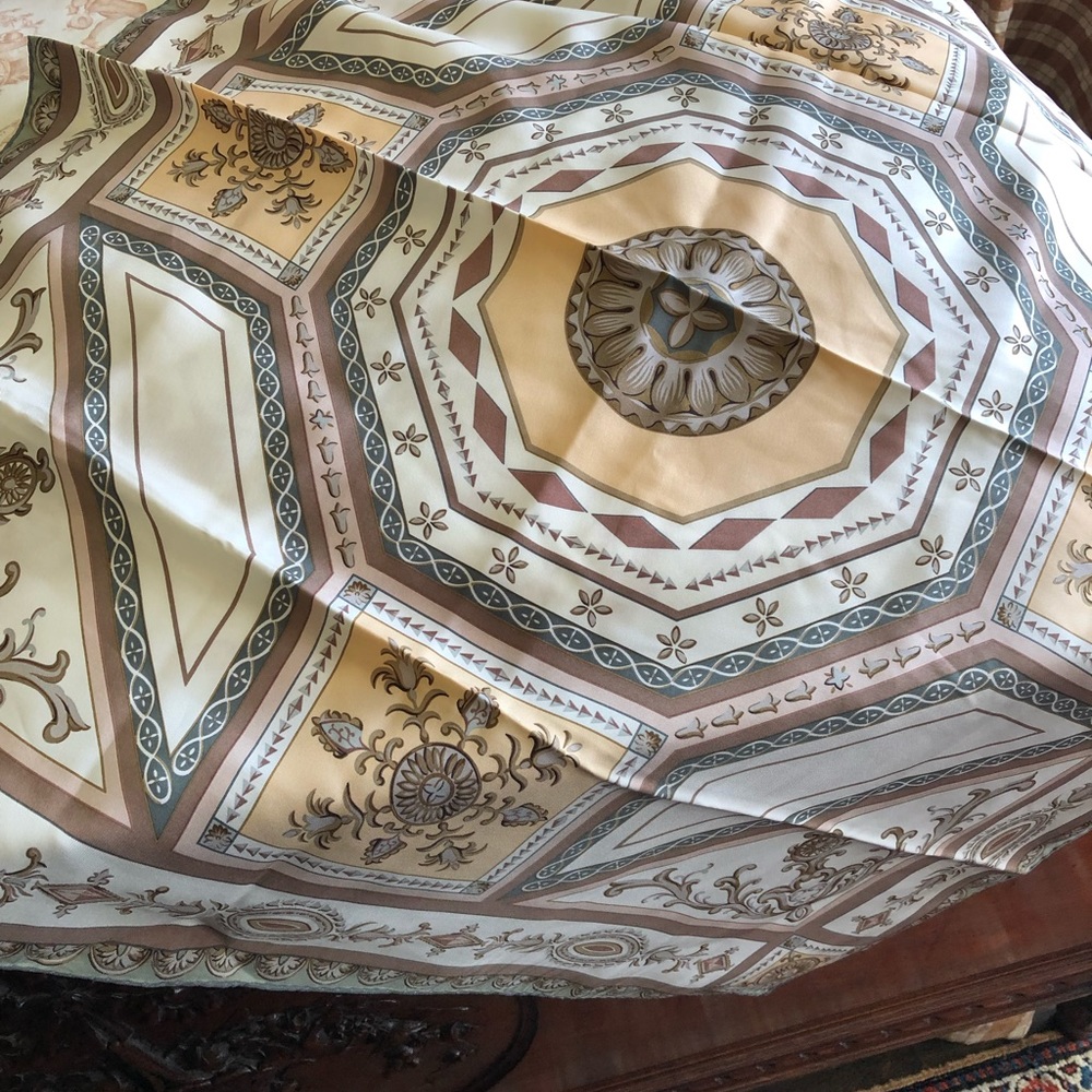 Beautiful Calvin Klein silk scarf - top level